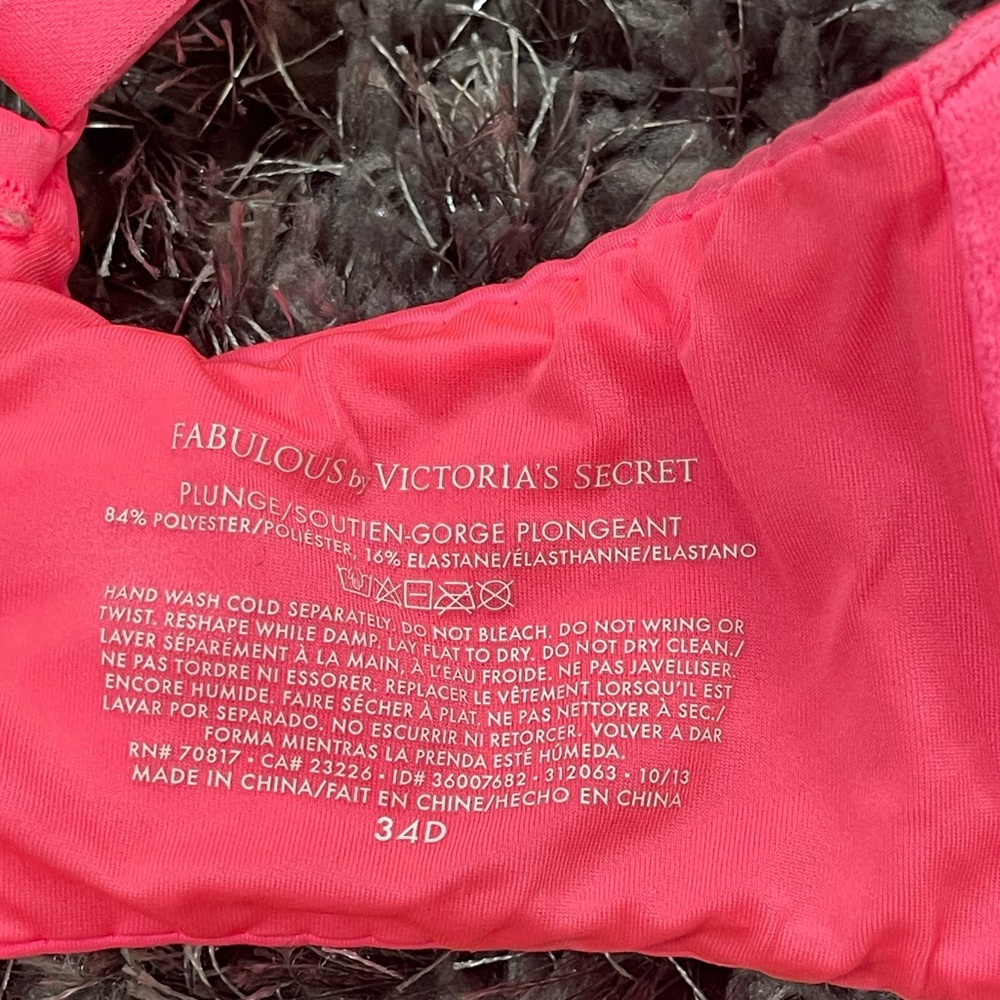 Victoria’s Secret Plunge Bra - Picture 8 of 8